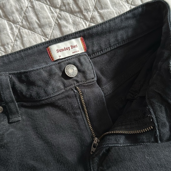 SUNDAY BEST ARITZIA Black Denim Jean Shorts - Mid Rise - Raw hem - Picture 2 of 7